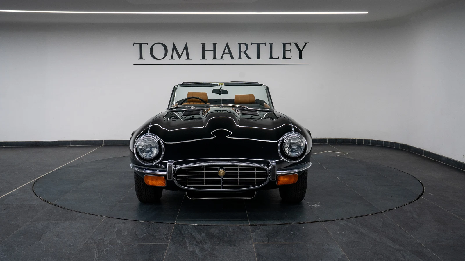 1975 Jaguar E-Type Series 3 V12 Commemorative, 2/10