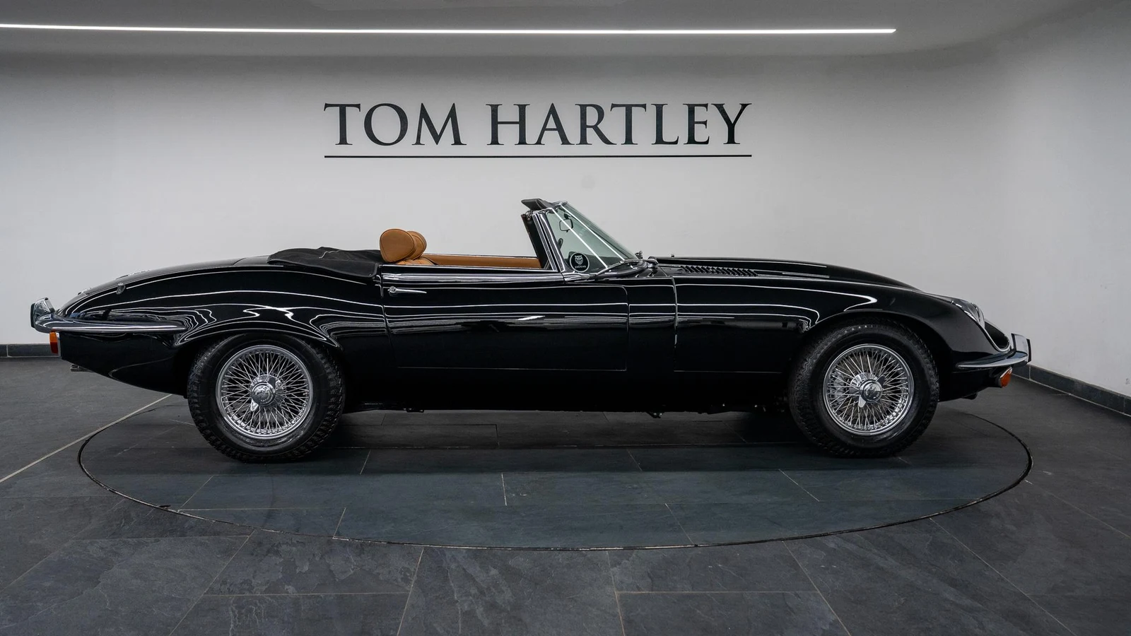 1975 Jaguar E-Type Series 3 V12 Commemorative, 8/10