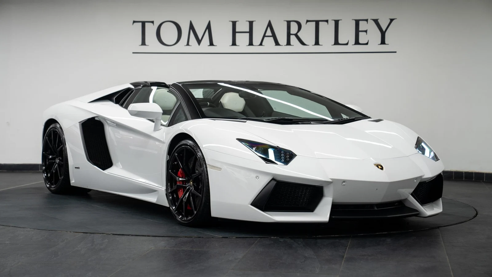 Lamborghini Aventador LP700-4 Roadster · Bianco Isis · Tom Hartley
