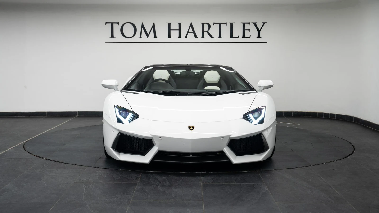 2013 Lamborghini Aventador LP700-4 Roadster, 2/10