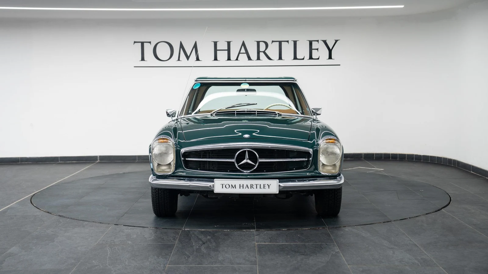 1970 Mercedes-Benz 280 SL, 2/10