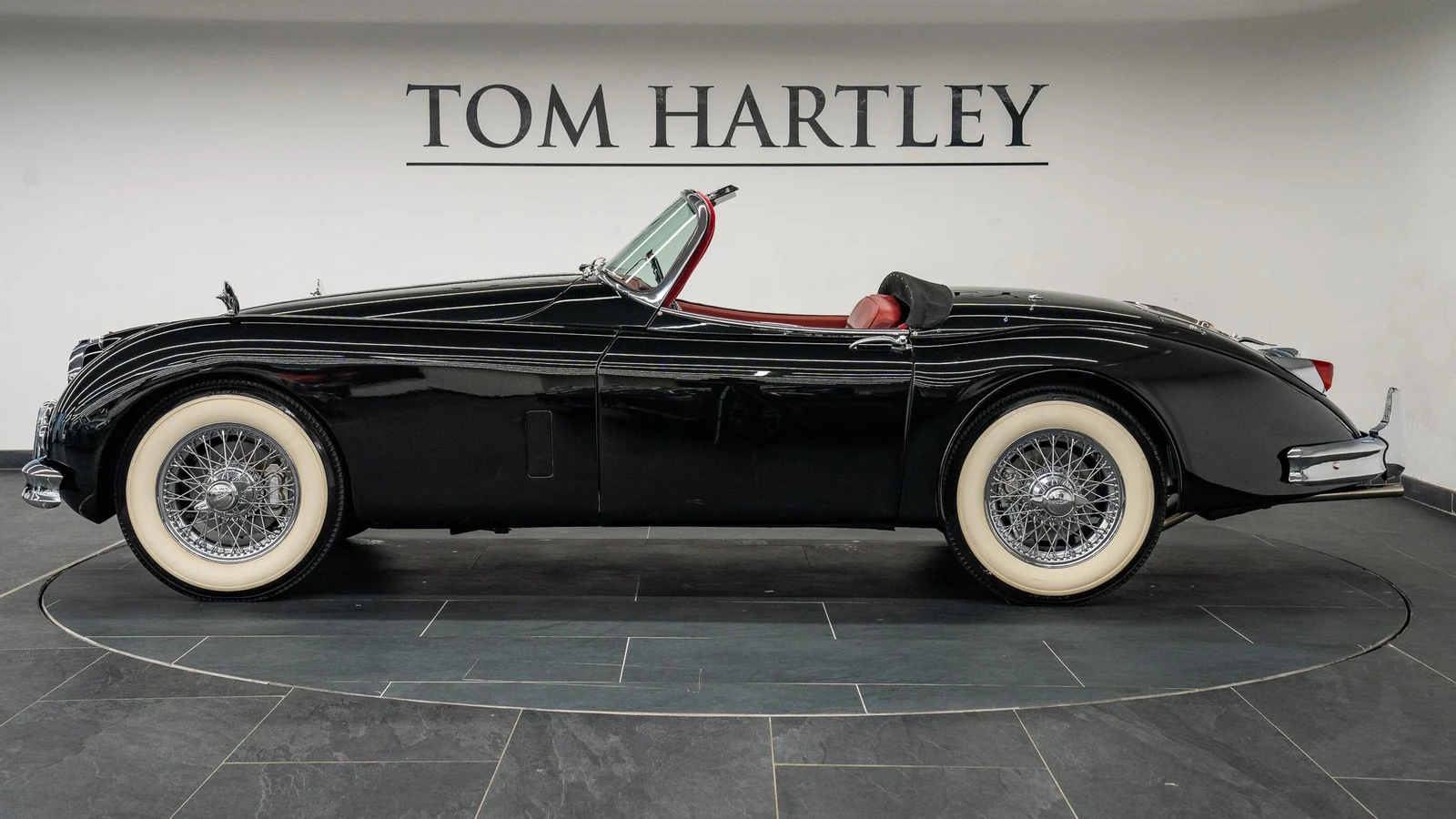 1958 Jaguar XK150 Roadster, 4/10