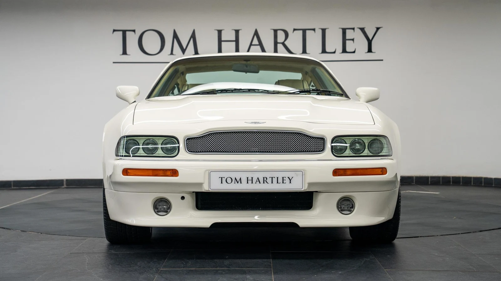 1999 Aston Martin V8 Coupé, 2/10
