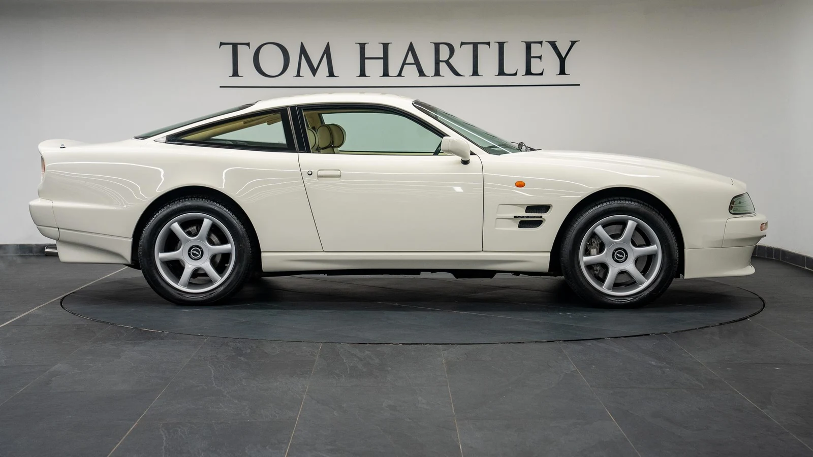 1999 Aston Martin V8 Coupé, 9/10