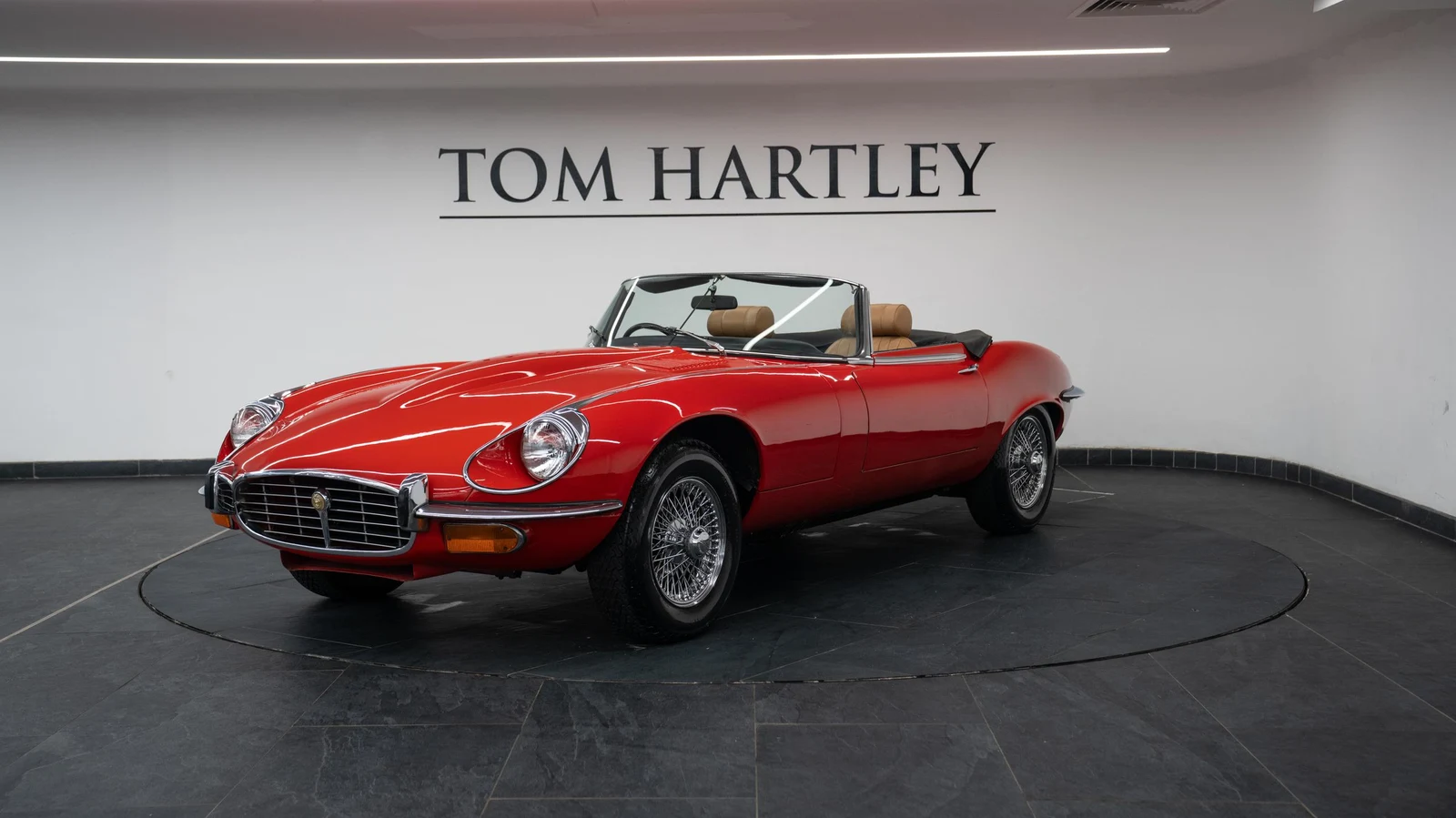1974 Jaguar E-Type Series 3 V12 Roadster, 3/10