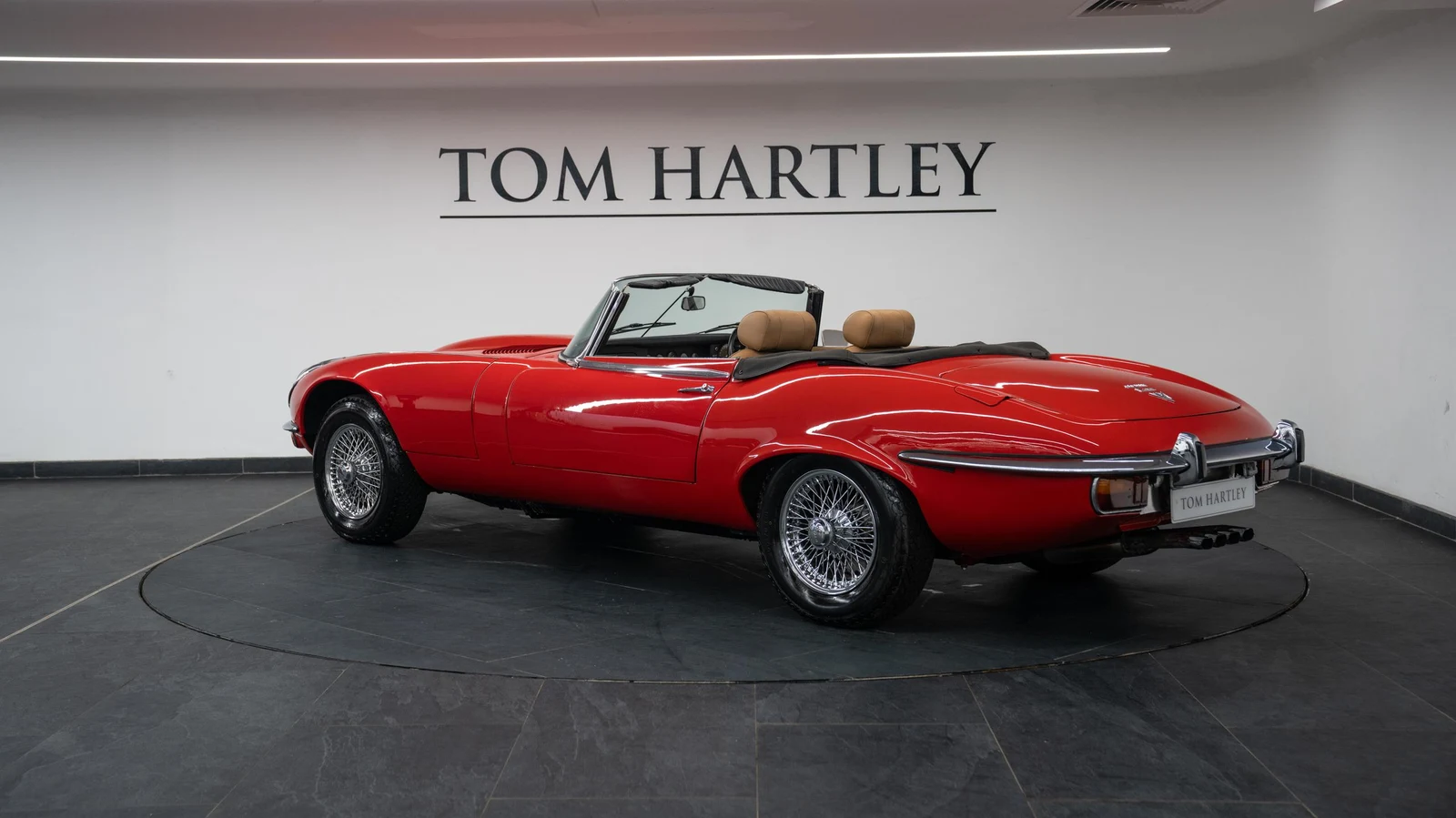 1974 Jaguar E-Type Series 3 V12 Roadster, 5/10