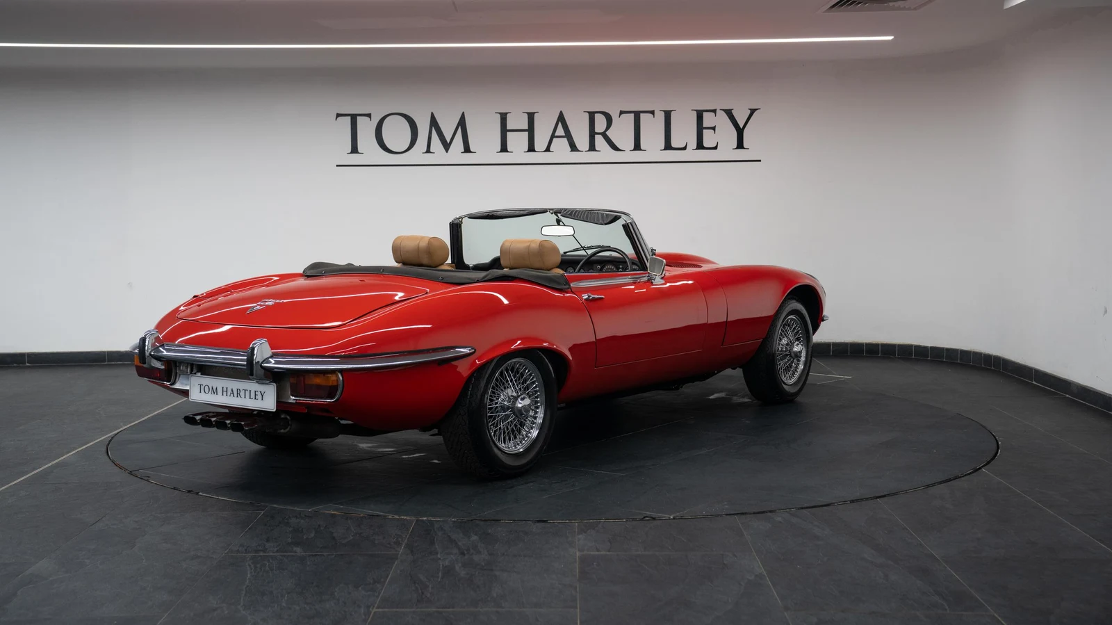 1974 Jaguar E-Type Series 3 V12 Roadster, 7/10