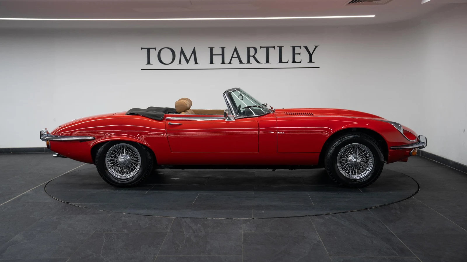 1974 Jaguar E-Type Series 3 V12 Roadster, 8/10