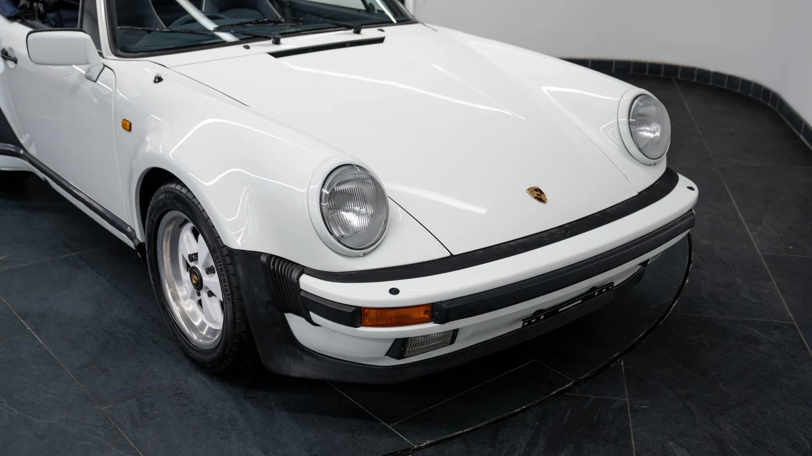1990 Porsche 911 G Series Carrera 3.2 Super Sport Cabriolet, 10/10