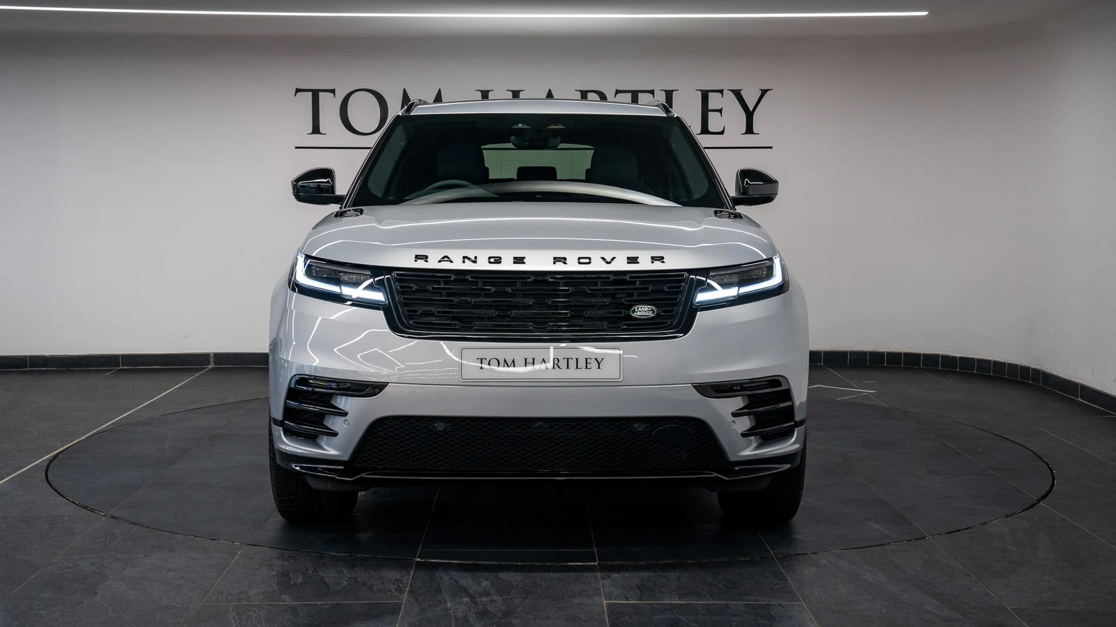 2025 Land Rover Range Rover Velar D200 Dynamic SE, 2/10