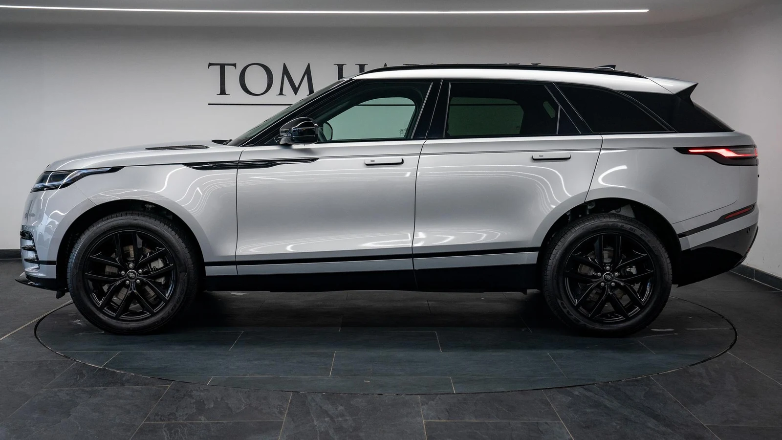2025 Land Rover Range Rover Velar D200 Dynamic SE, 4/10