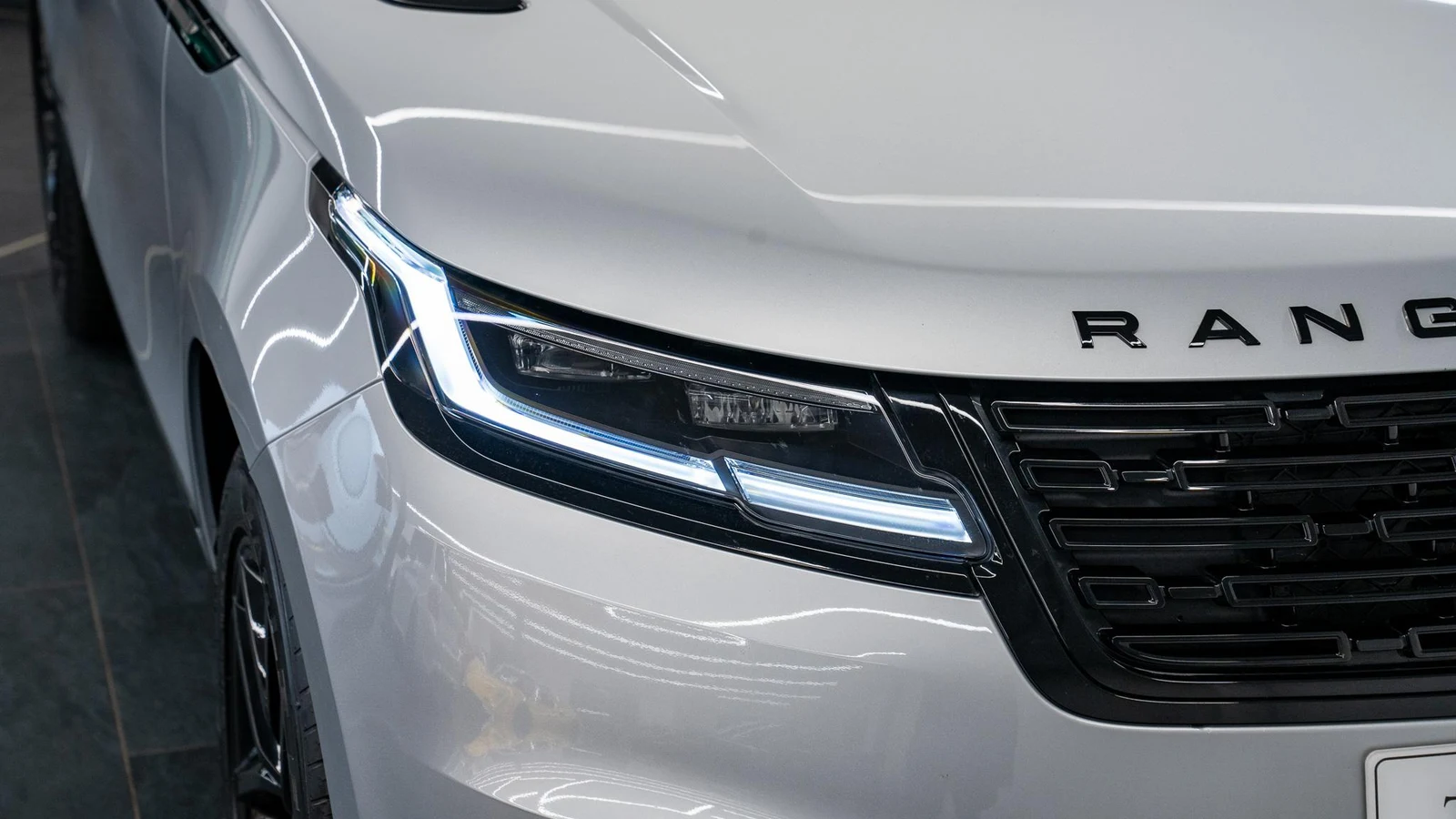 2025 Land Rover Range Rover Velar D200 Dynamic SE, 10/10