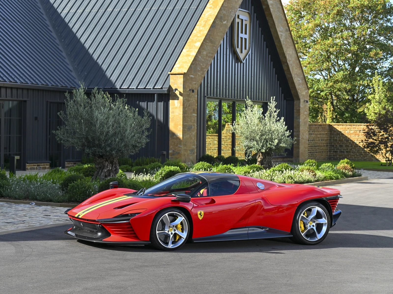 2023 Ferrari Daytona SP3, 4/10