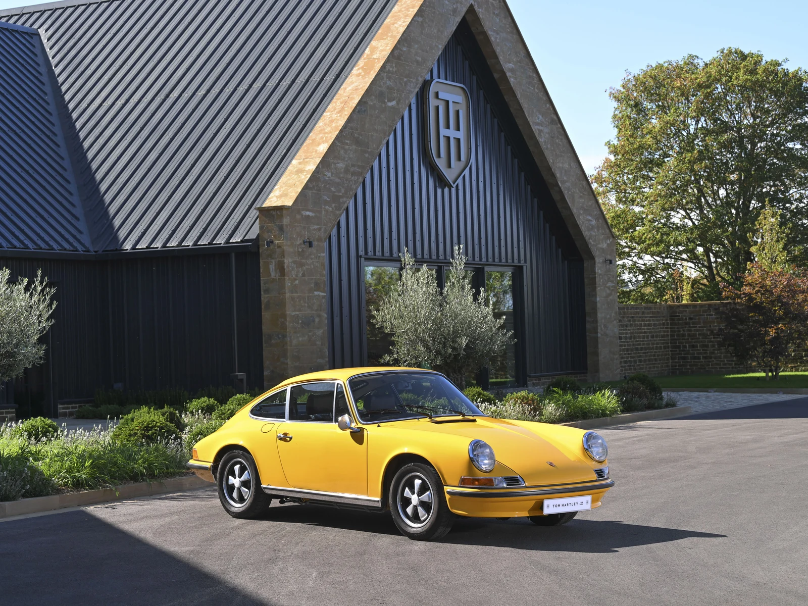 Porsche 911 Classic S 2.4 · Signal Yellow · Tom Hartley Jnr