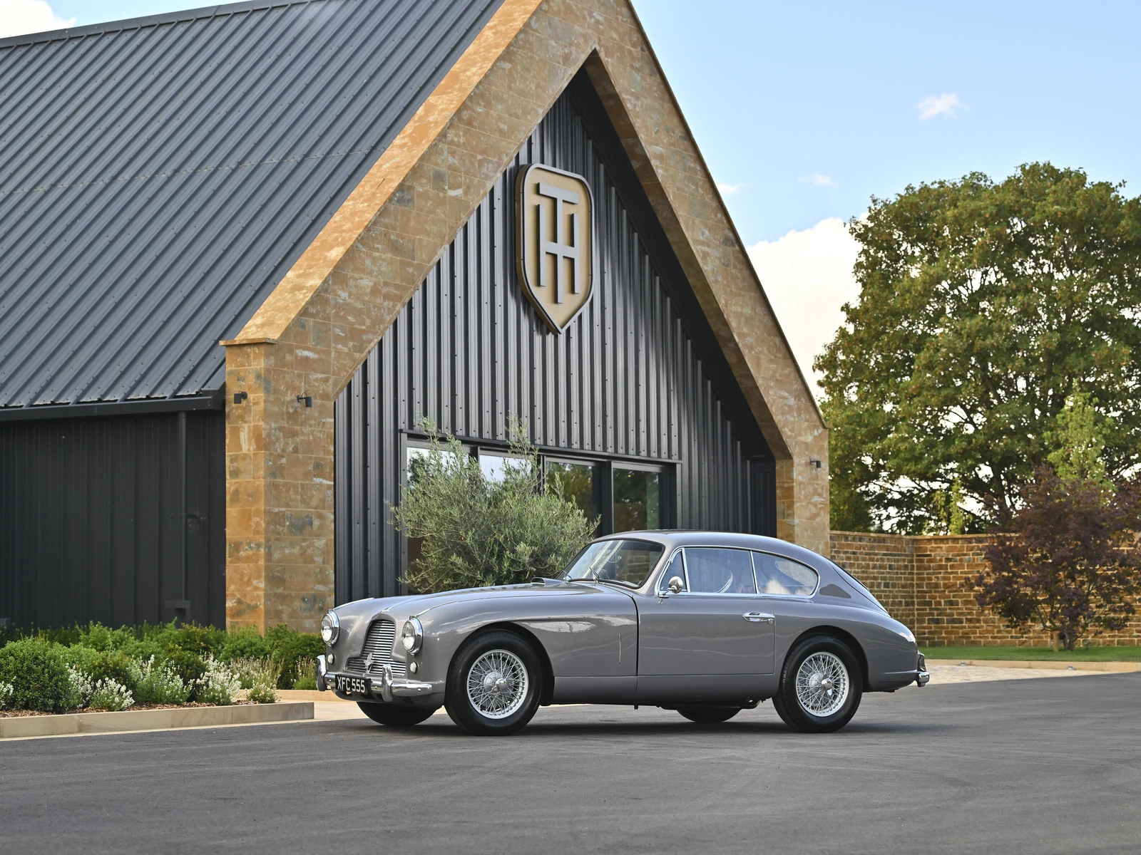 1955 Aston Martin DB2/4 Coupé, 4/10