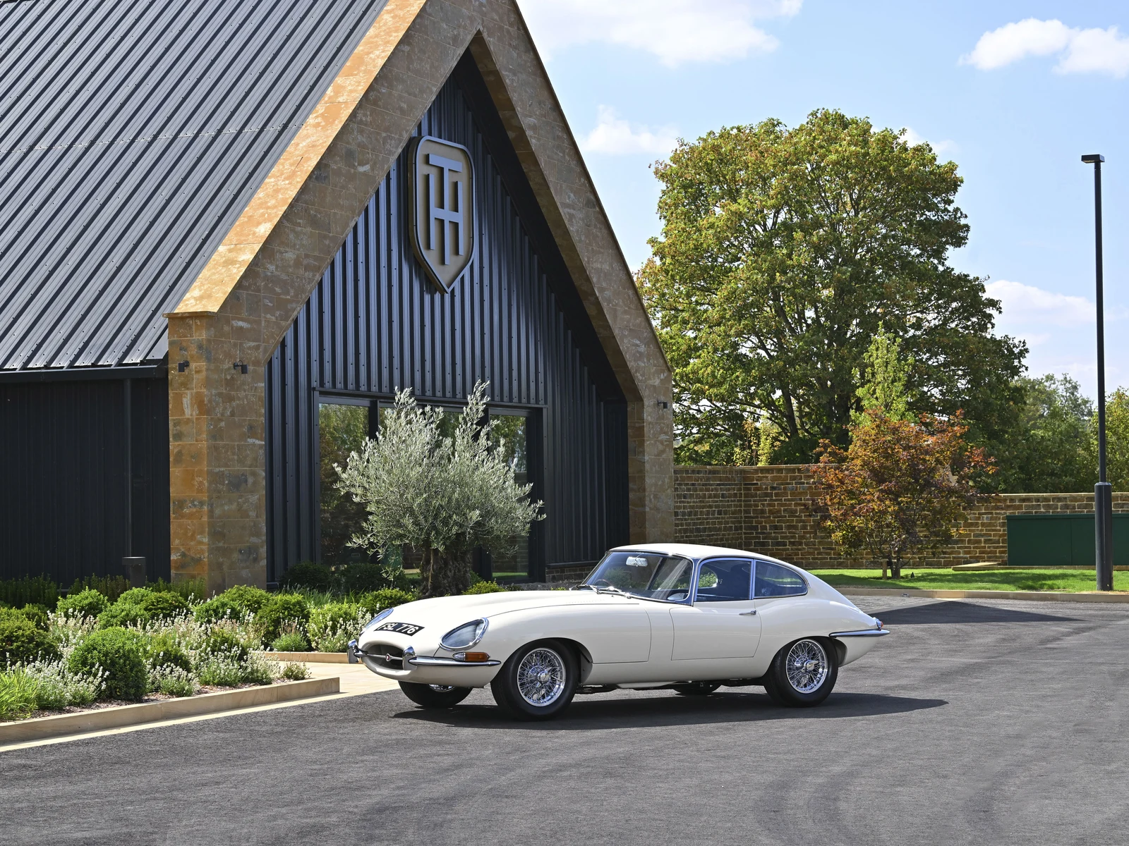 1962 Jaguar E-Type Series 1 3.8 Fixed Head Coupé, 3/10