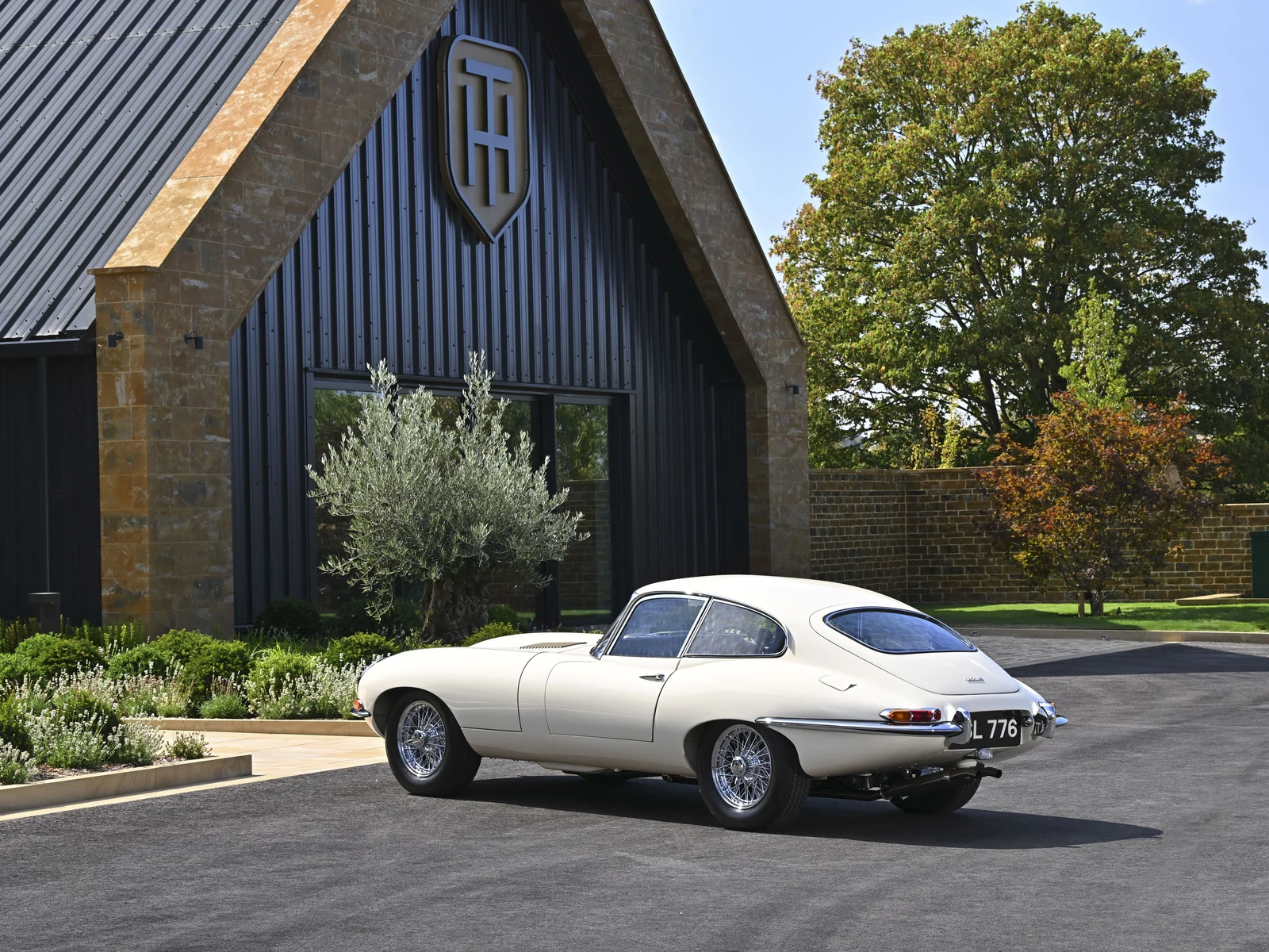 1962 Jaguar E-Type Series 1 3.8 Fixed Head Coupé, 5/10