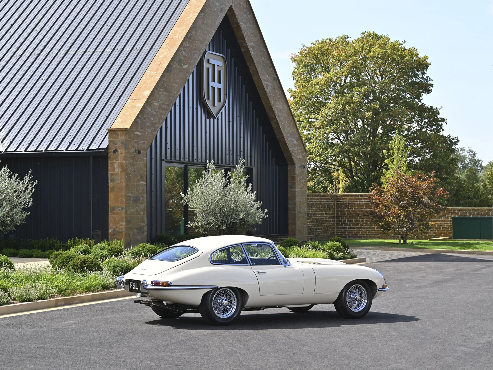 1962 Jaguar E-Type Series 1 3.8 Fixed Head Coupé, 7/10