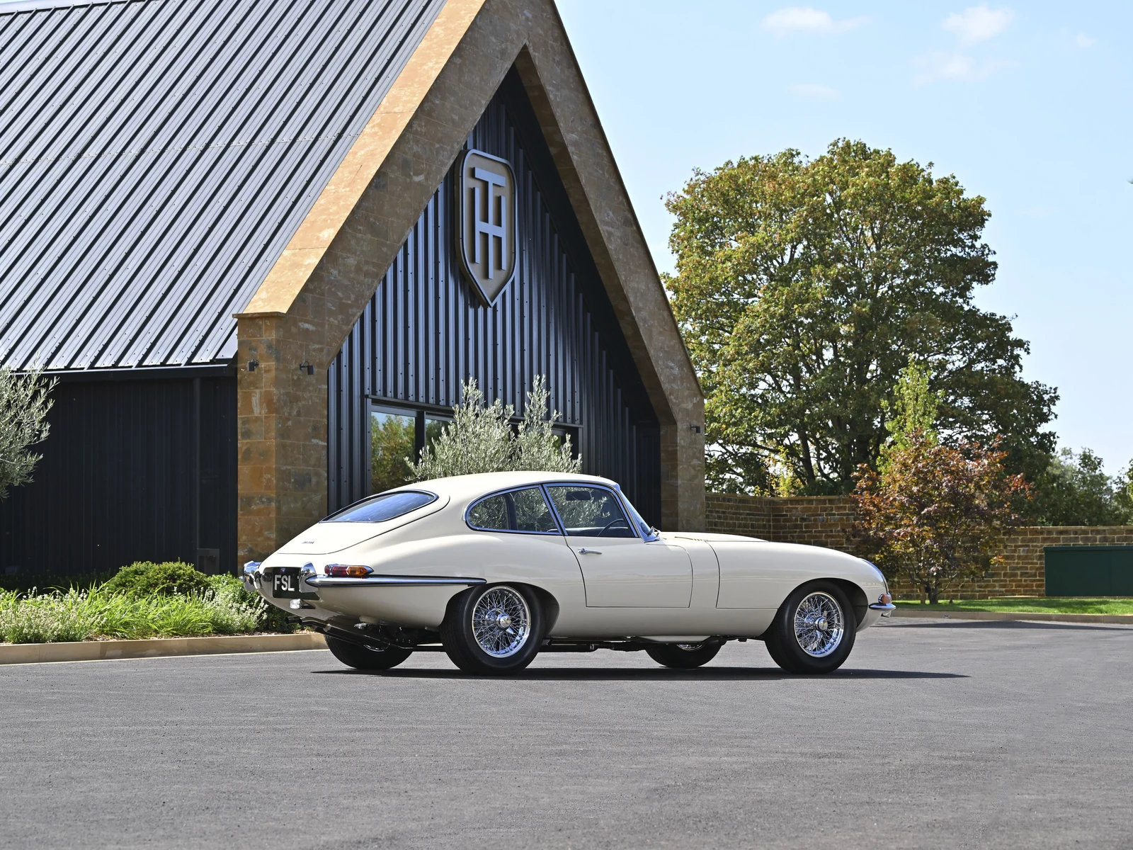 1962 Jaguar E-Type Series 1 3.8 Fixed Head Coupé, 8/10