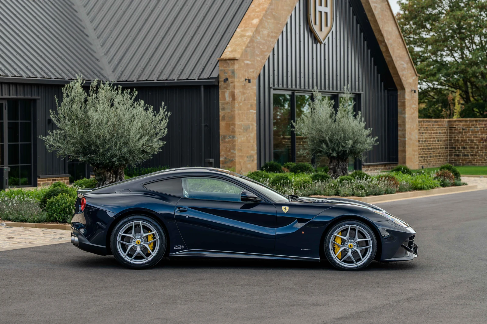 2017 Ferrari F12berlinetta 70th Anniversary Tailor Made, 9/10
