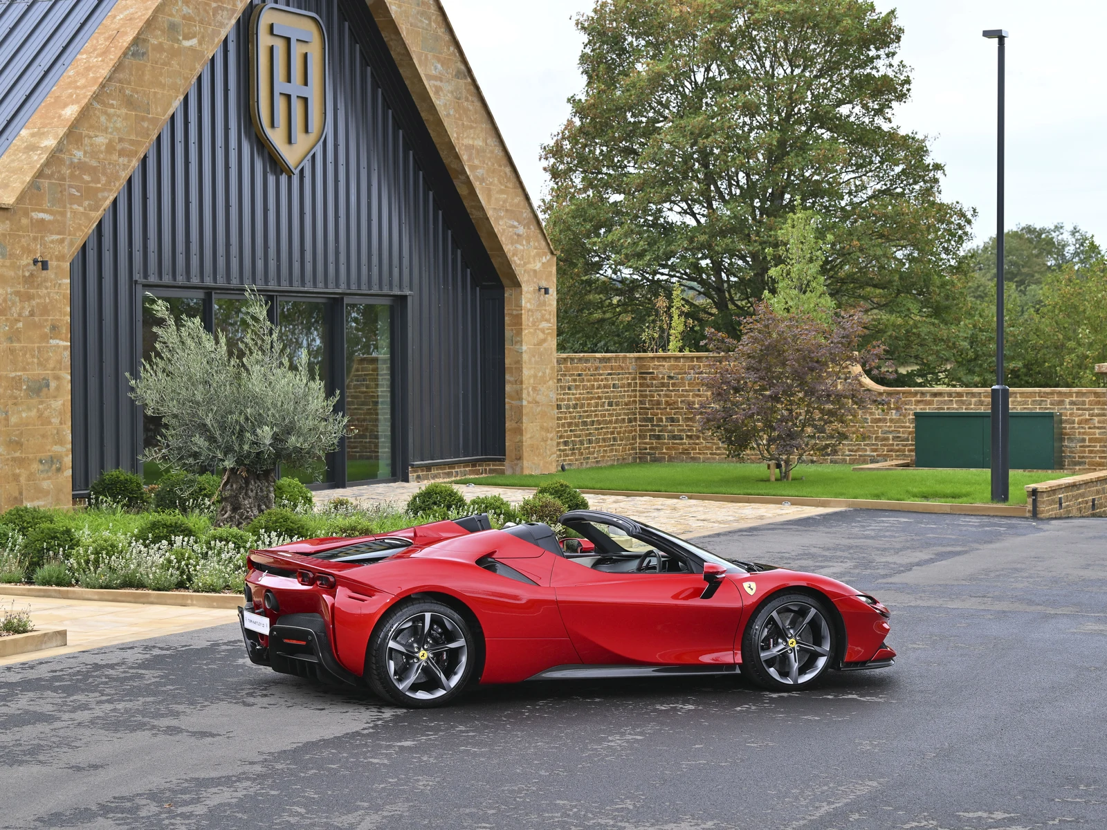 2023 Ferrari SF90 Spider, 7/10
