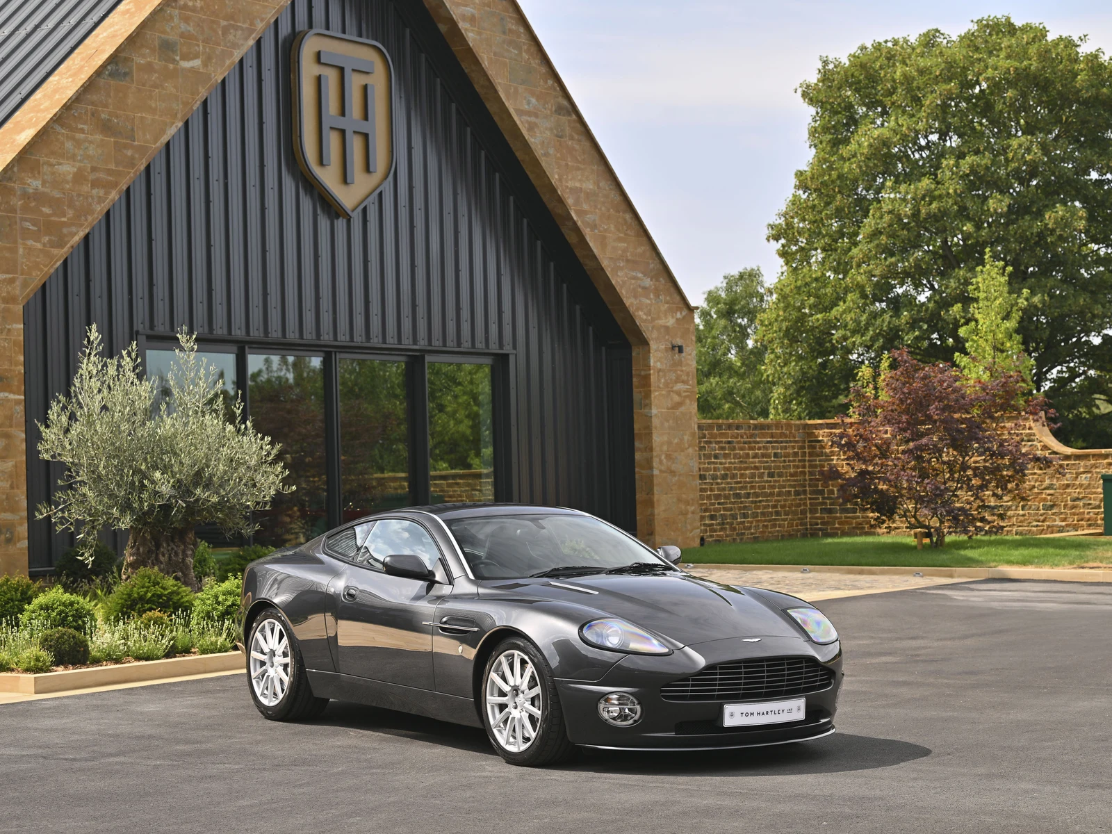 Aston Martin Vanquish S · Meteorite Silver · Tom Hartley Jnr