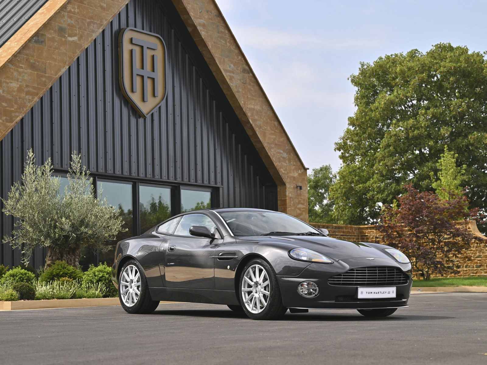 2004 Aston Martin Vanquish S, 2/10
