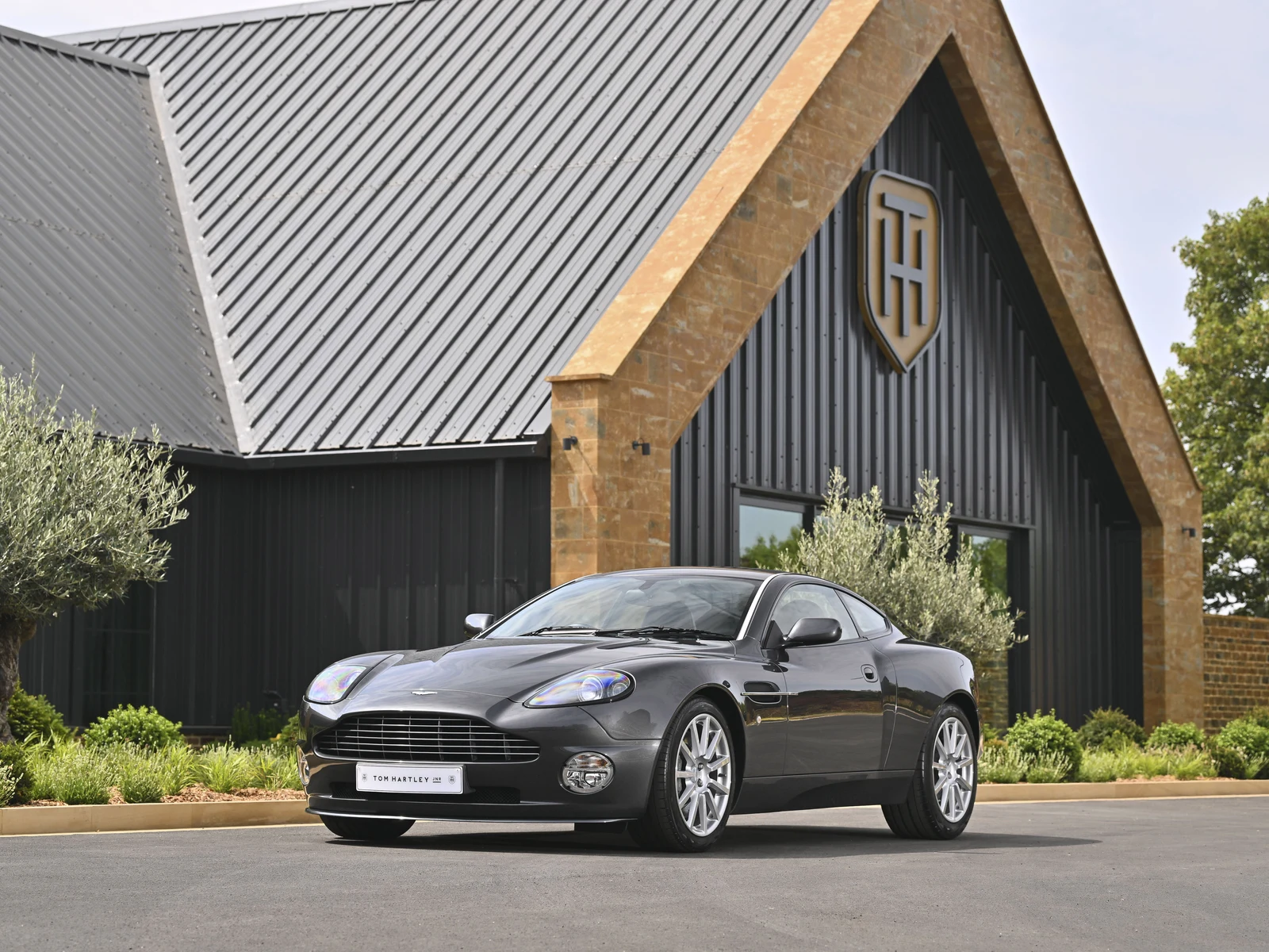 2004 Aston Martin Vanquish S, 3/10