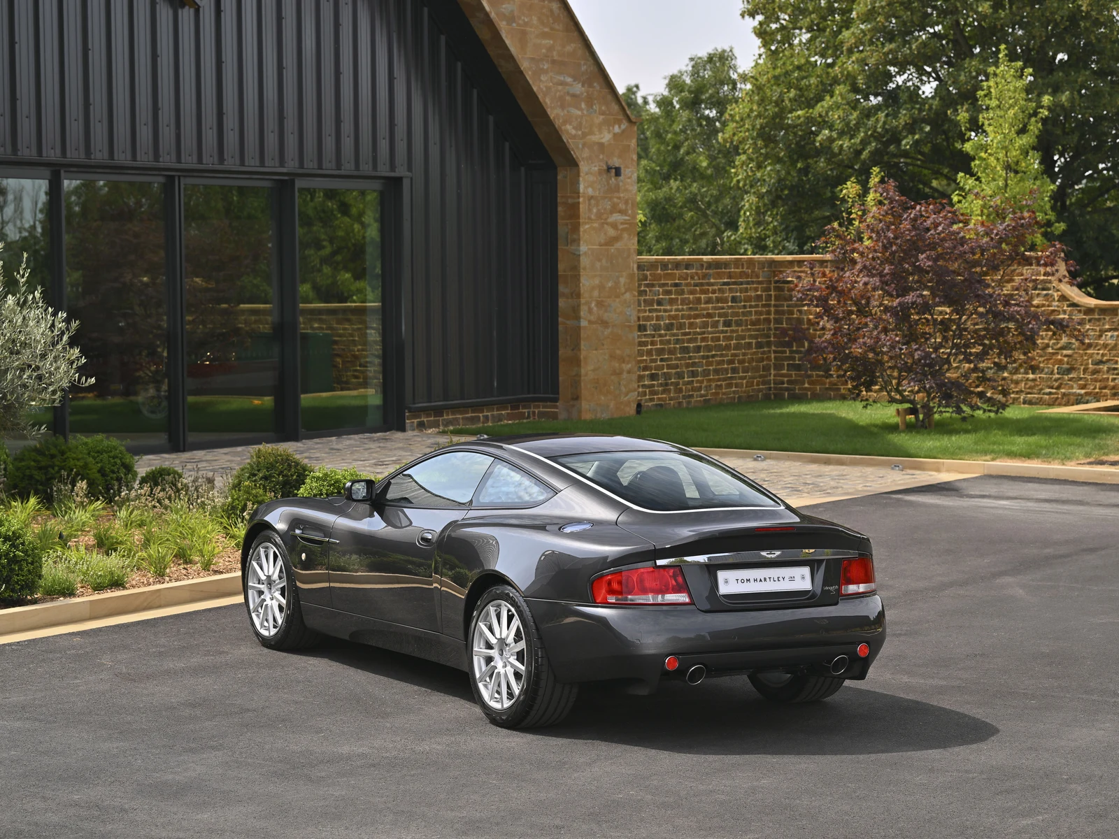 2004 Aston Martin Vanquish S, 5/10