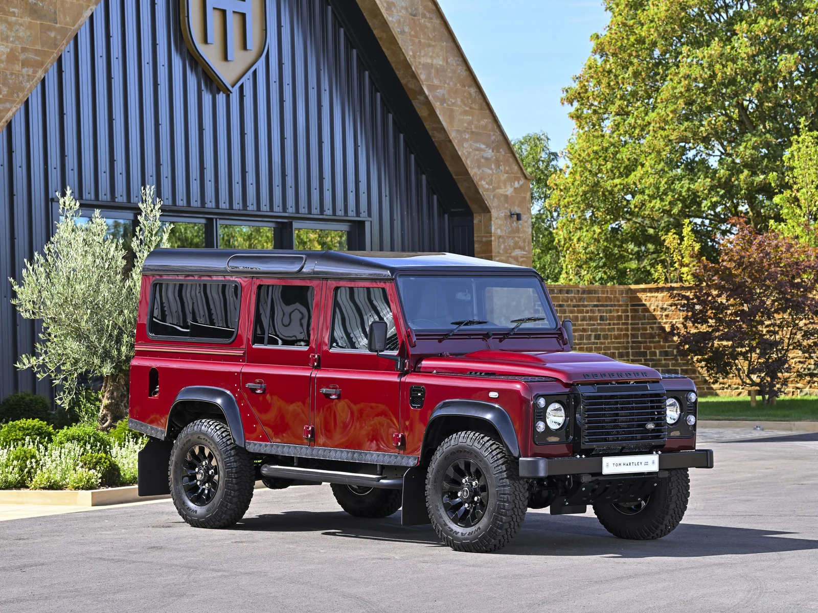 2016 Land Rover Defender 110 Landmark, 2/10
