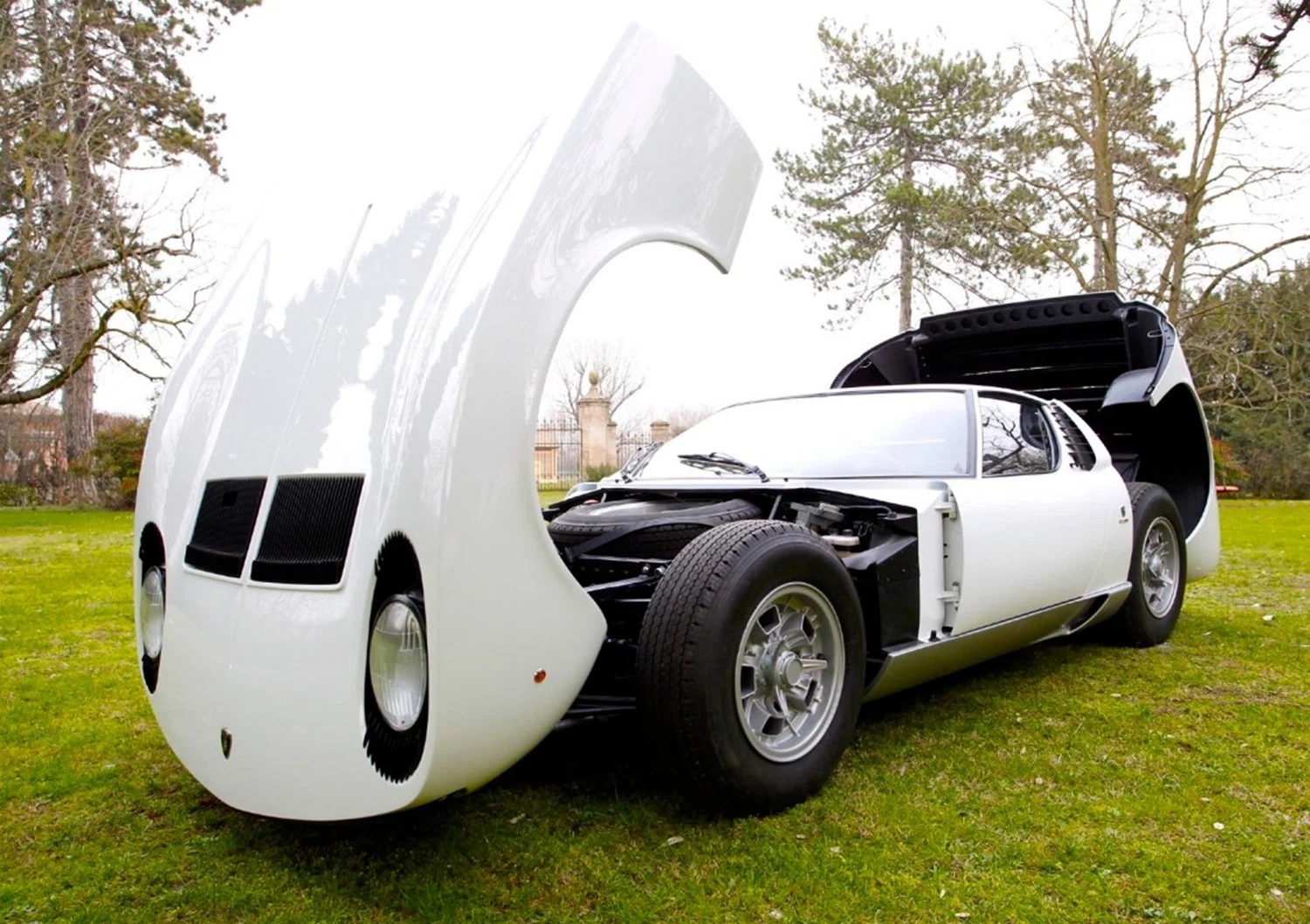 1967 Lamborghini Miura P400, 2/16