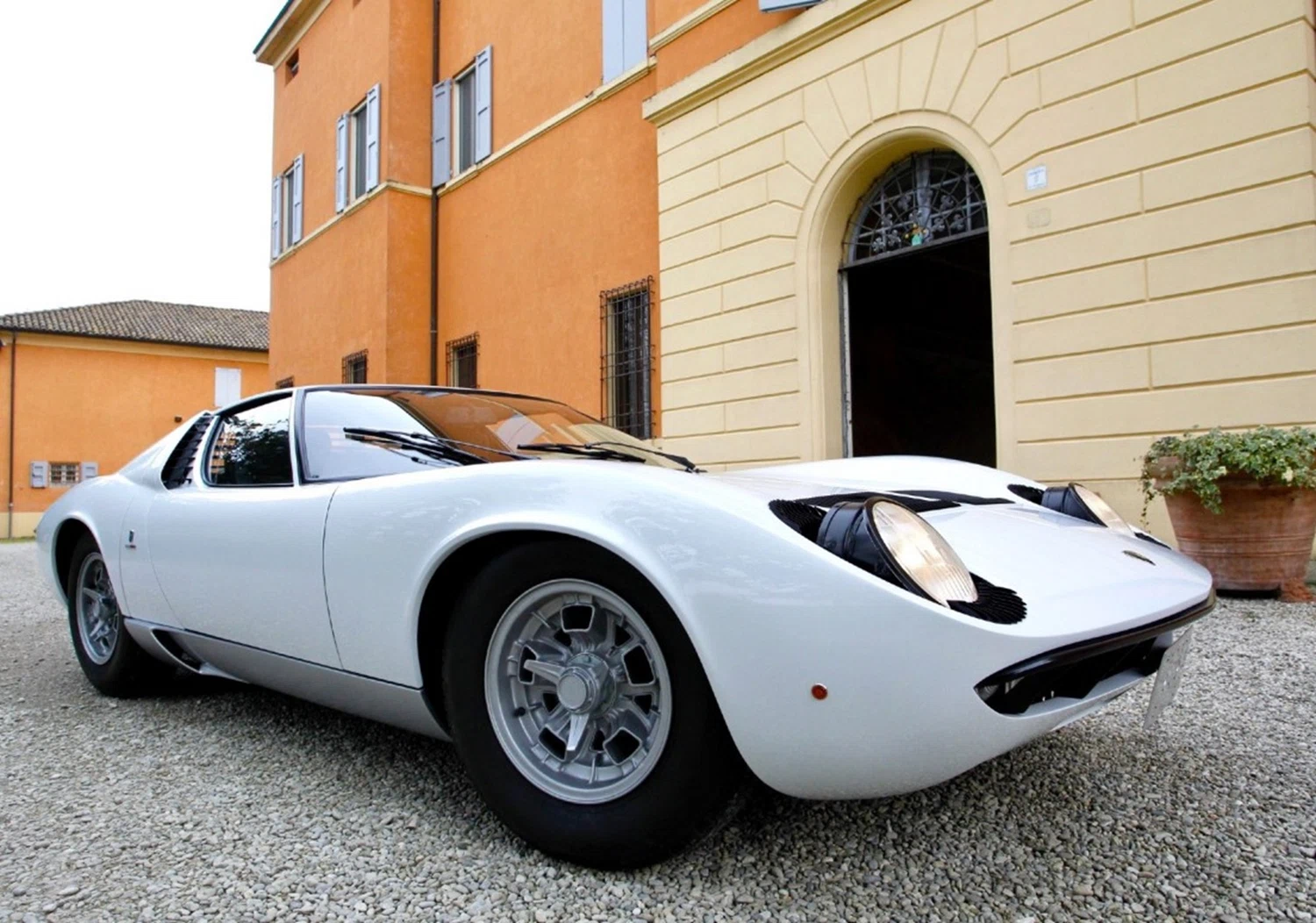 1967 Lamborghini Miura P400, 3/16