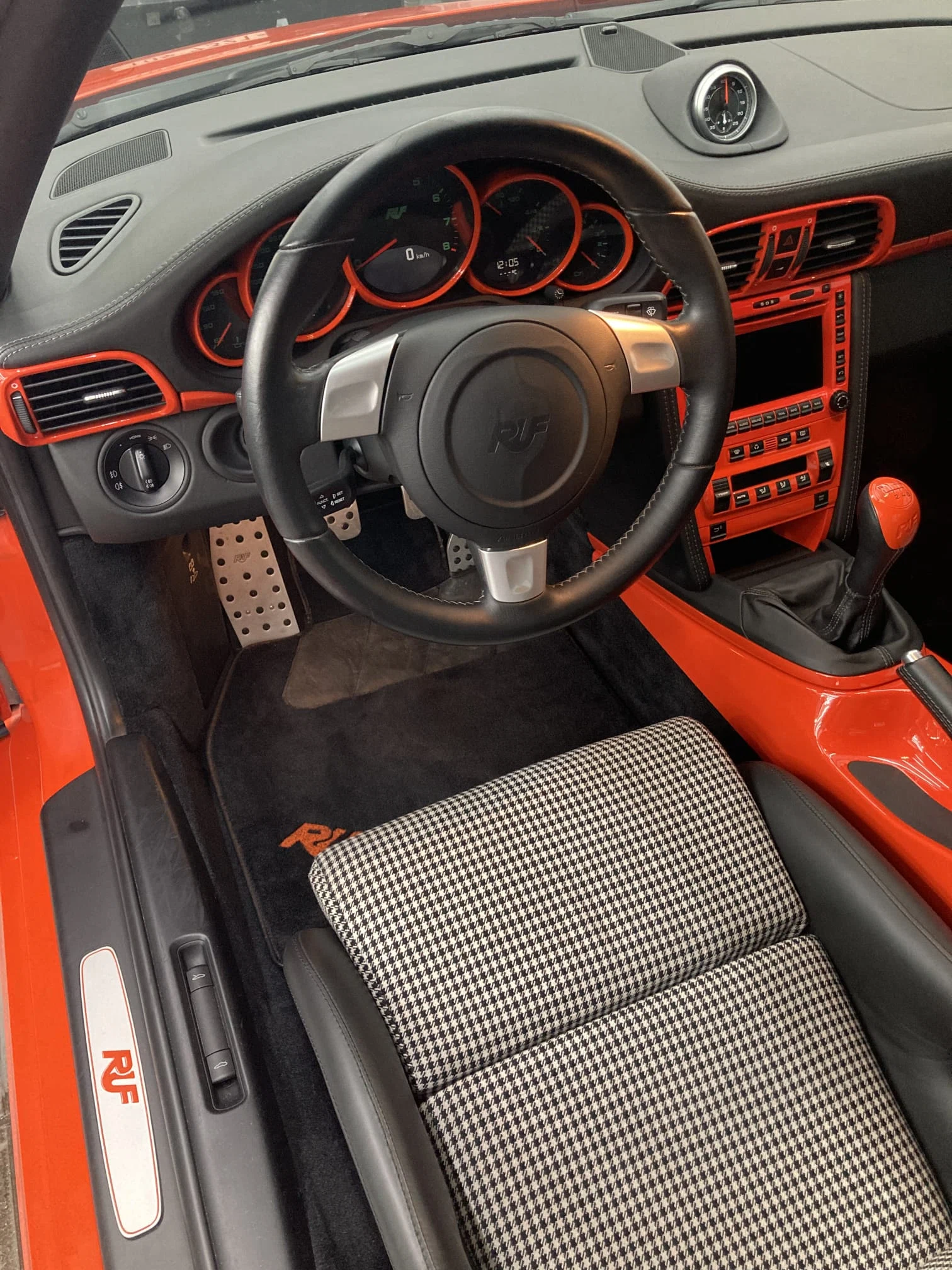 2009 RUF Rt12, 6/12