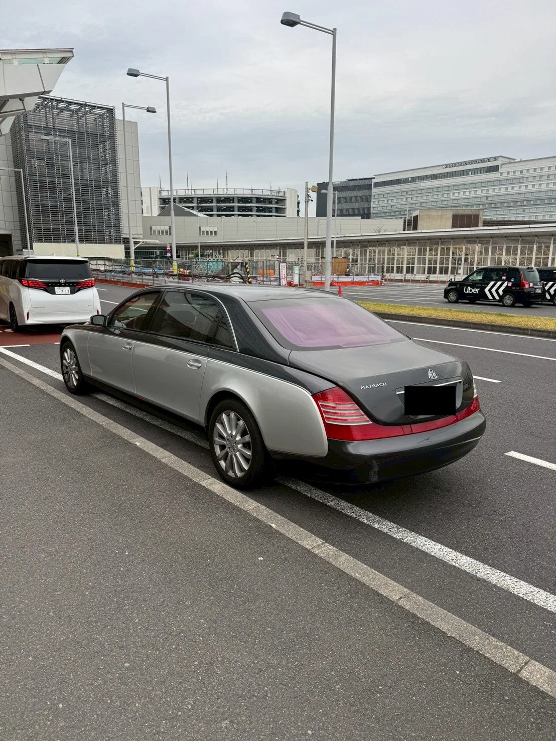 2005 Maybach 62, 2/14