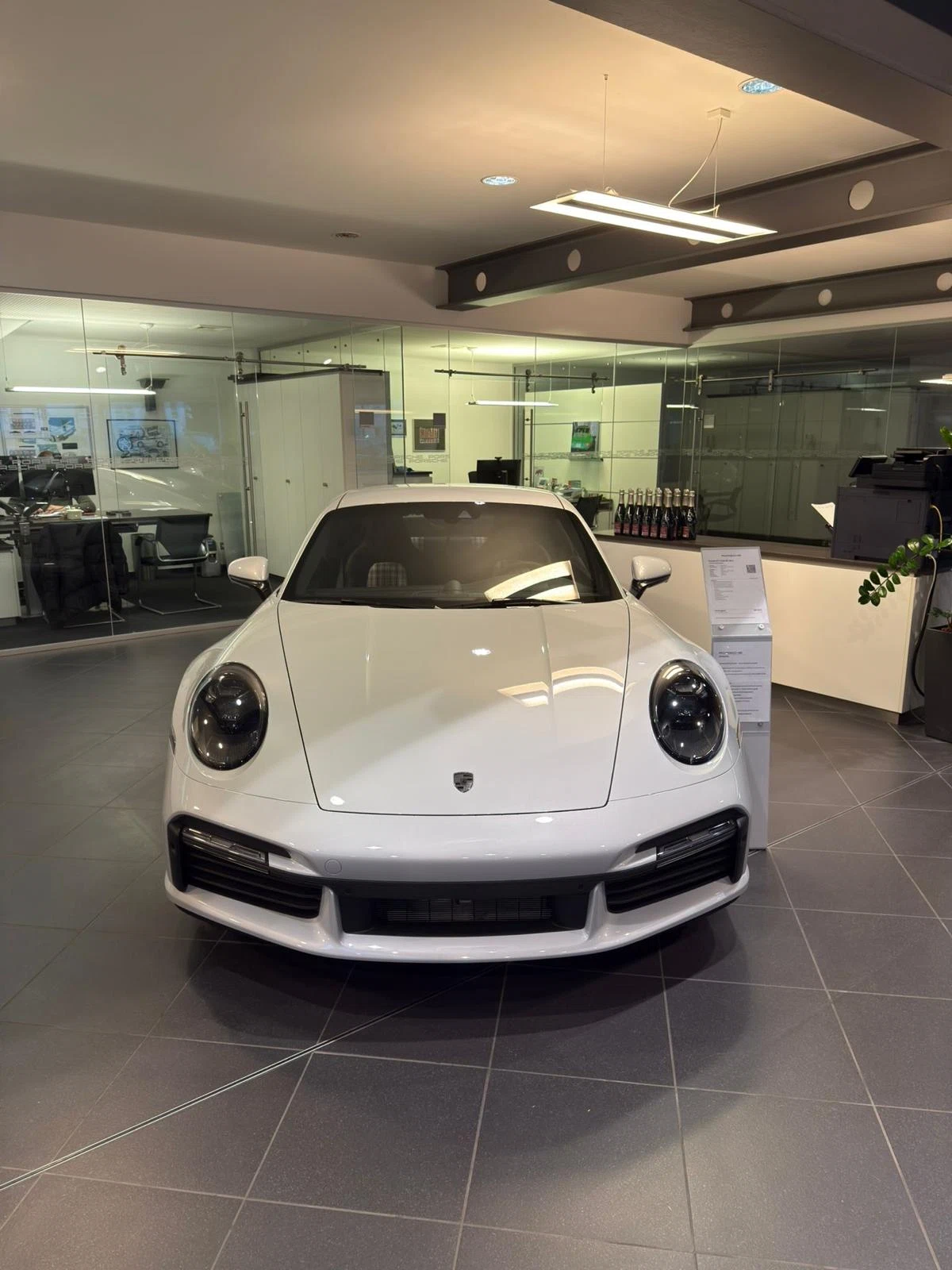 2025 Porsche 911 Turbo 50 Years (992.1), 2/8