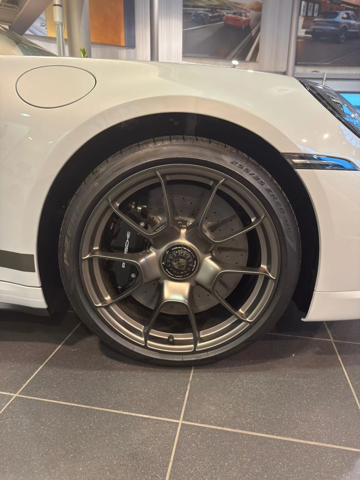 2025 Porsche 911 Turbo 50 Years (992.1), 4/8