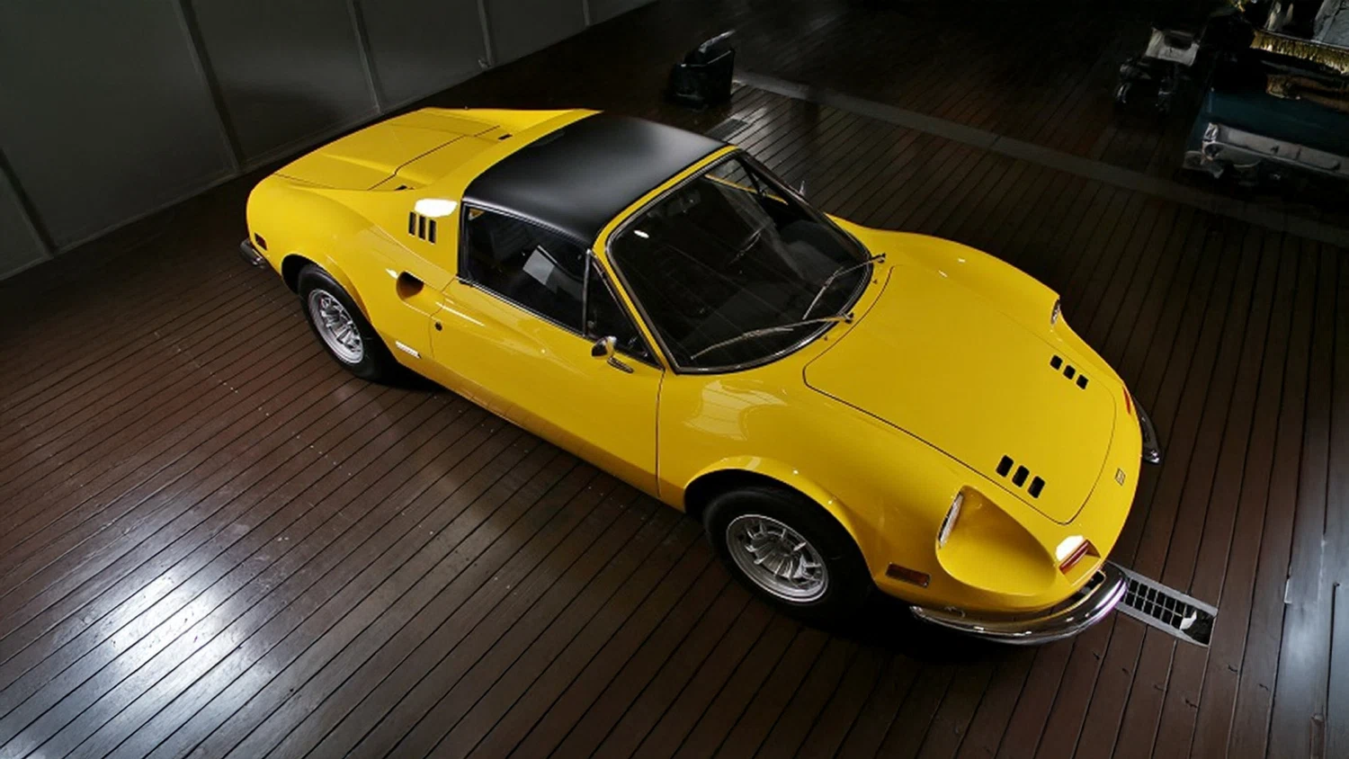1973 Ferrari Dino 246 GTS Chairs and Flares | TPE