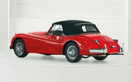 1957 Jaguar XK140 SE Drophead Coupé, 2/19