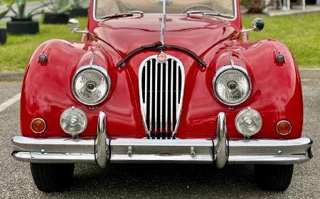 1957 Jaguar XK140 SE Drophead Coupé, 15/19