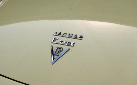 1973 Jaguar E-Type Series 3 V12 Roadster, 15/18