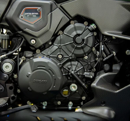 2025 Ducati Diavel for Bentley, 17/18