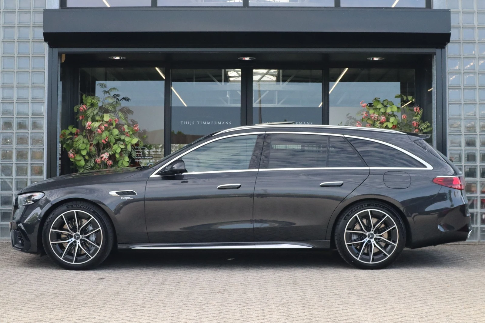 2025 Mercedes-AMG E 53 Hybrid 4MATIC+ Estate, 3/10