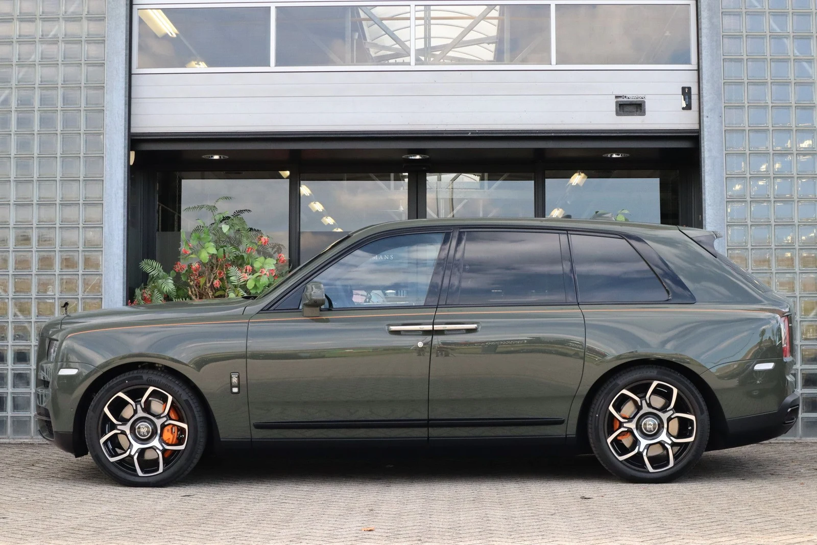 2023 Rolls-Royce Cullinan Black Badge Fu-Shion, 3/10