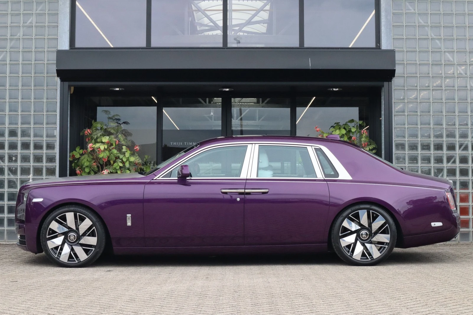 2022 Rolls-Royce Phantom VIII Series II The Extrovert, 3/10