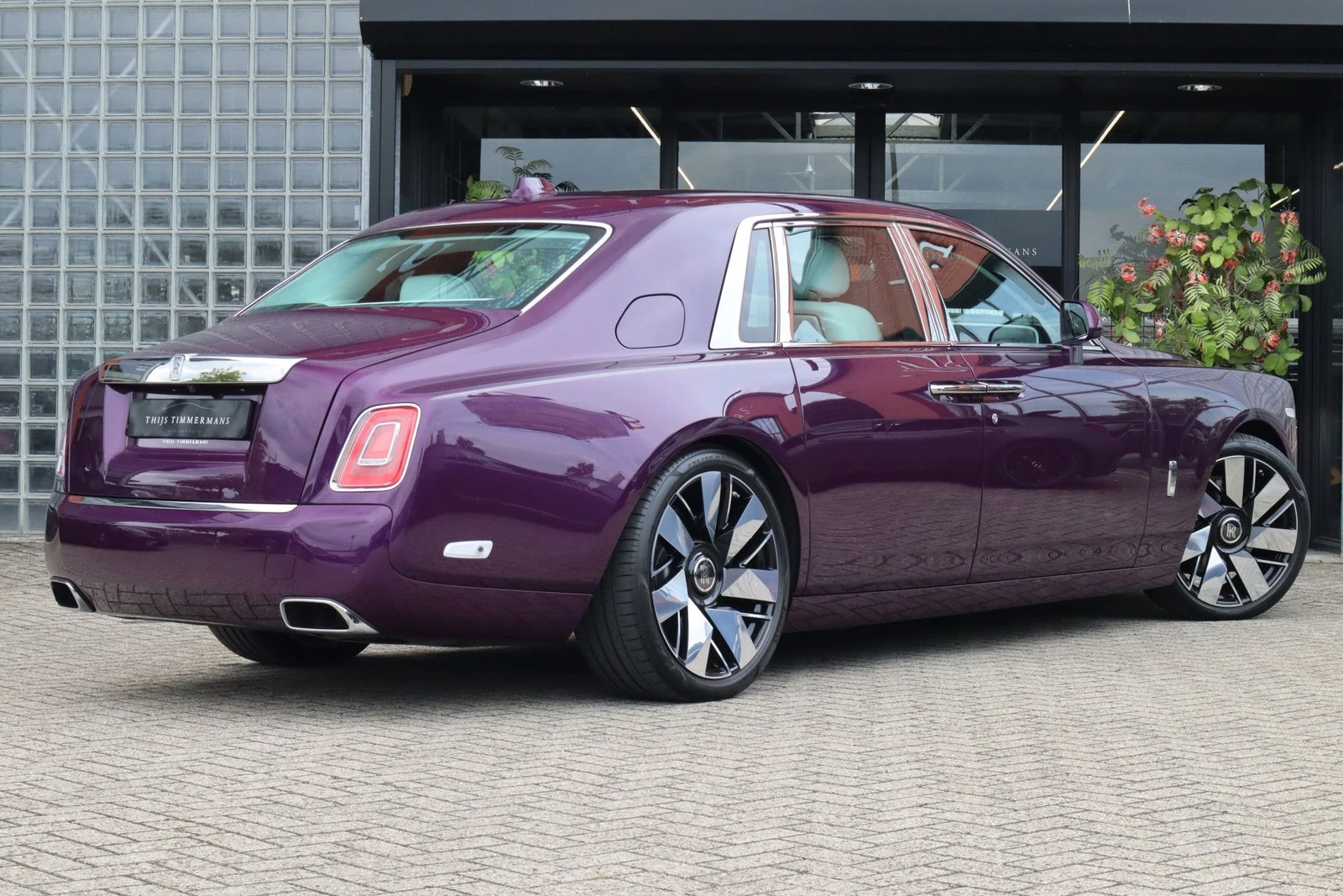 2022 Rolls-Royce Phantom VIII Series II The Extrovert, 4/10