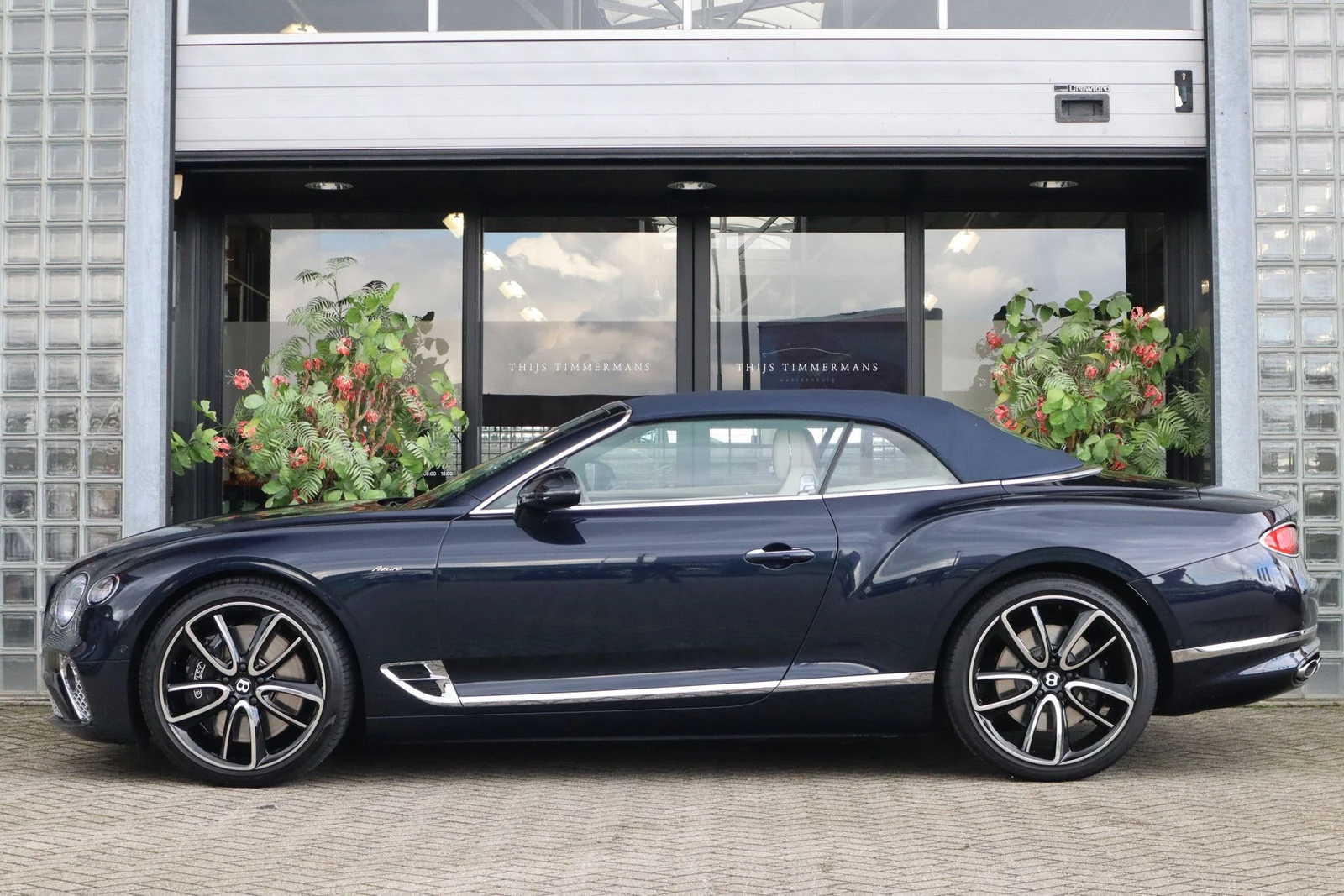2023 Bentley Continental GTC Azure V8, 5/10
