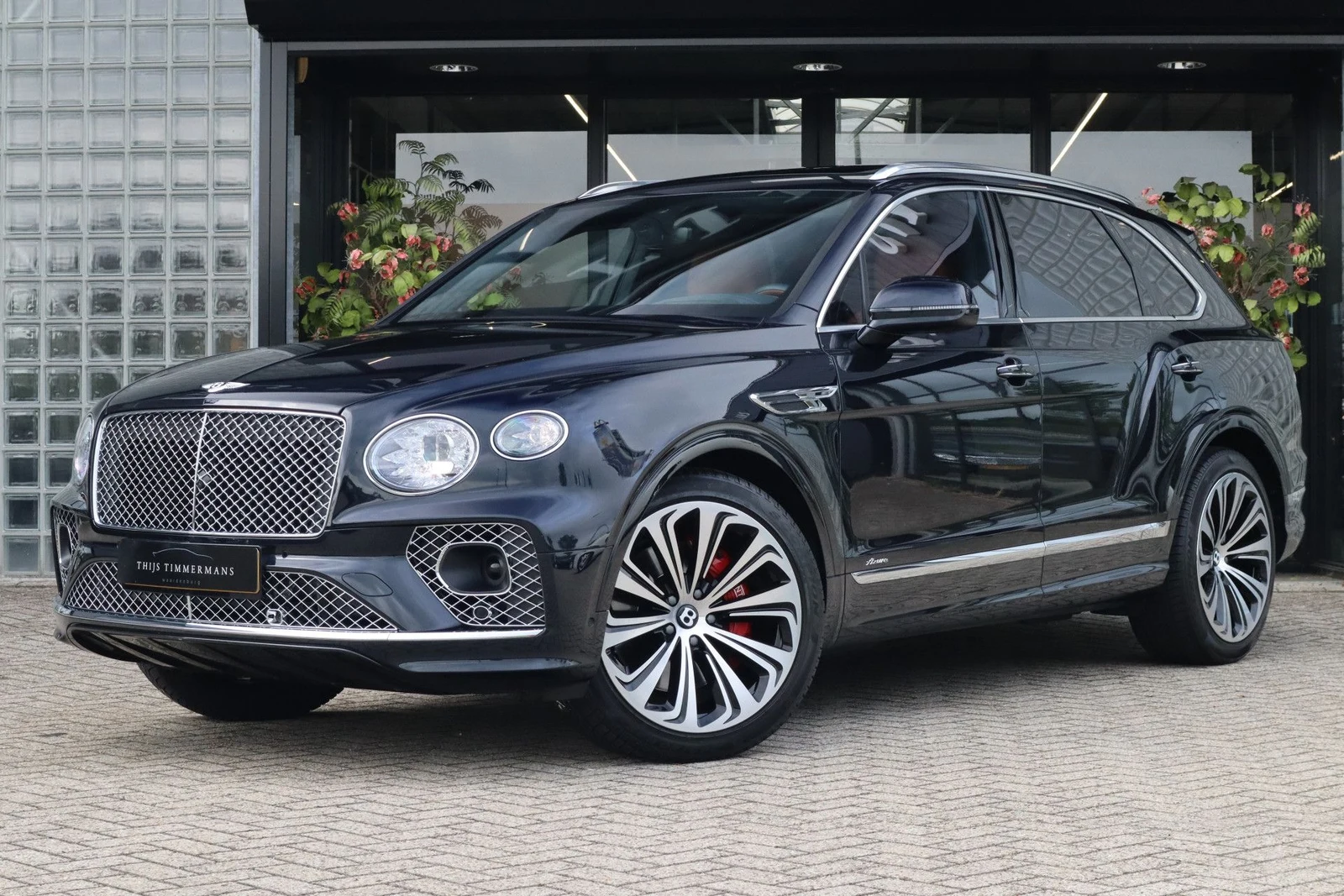 Bentley Bentayga Azure V8 · Sapphire · Thijs Timmermans