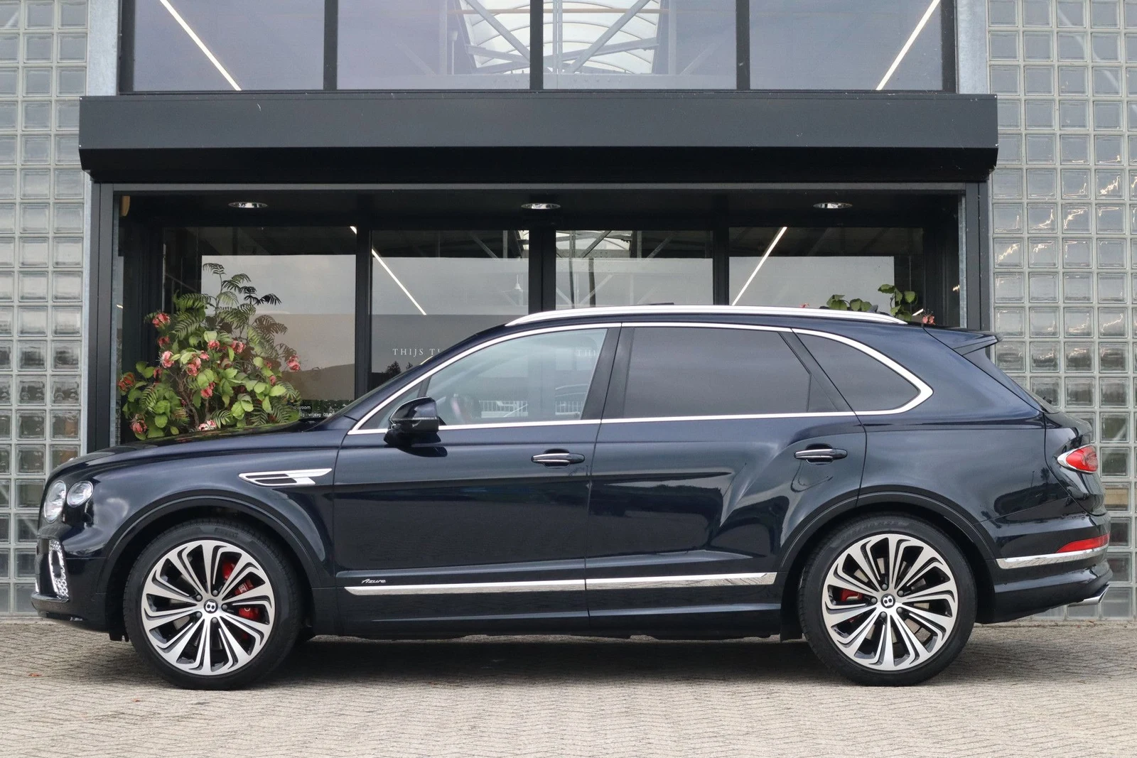 2023 Bentley Bentayga Azure V8, 3/10