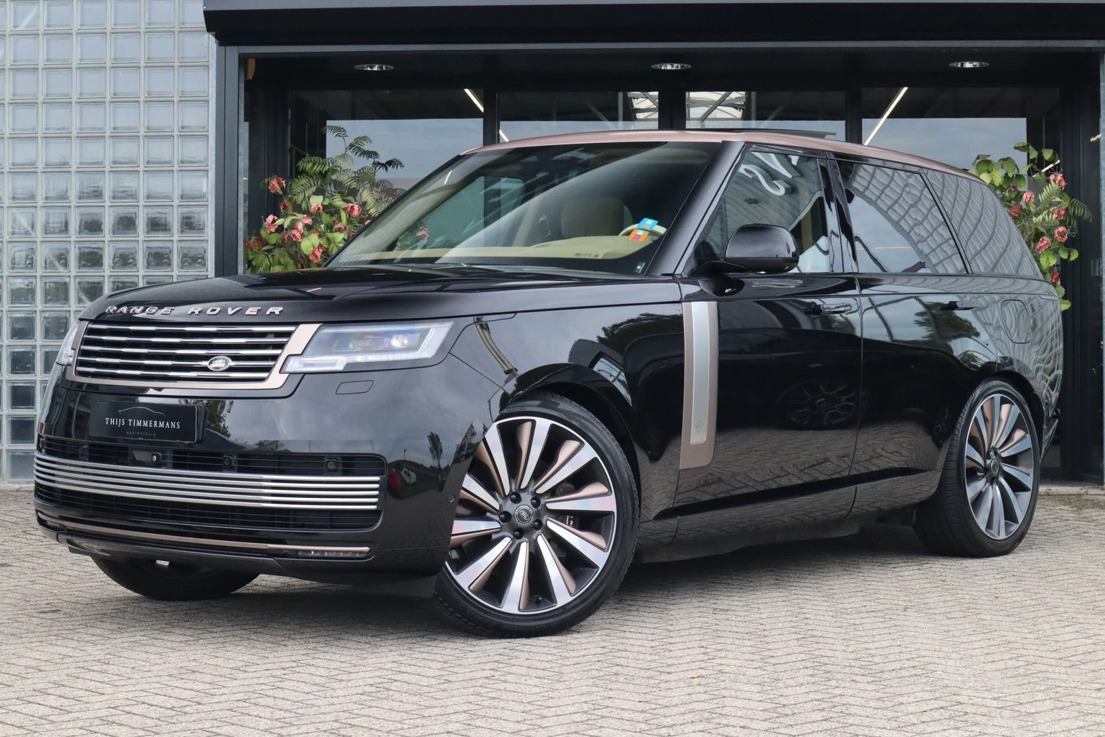 Land Rover Range Rover P550e SV · Obsidian Black Gloss · Thijs Timmermans