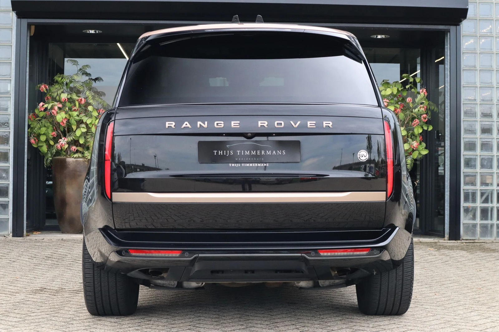 2025 Land Rover Range Rover P550e SV, 5/10